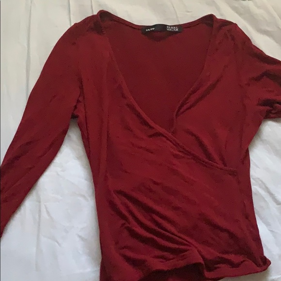 Deep plunging neckline top - Picture 2 of 2